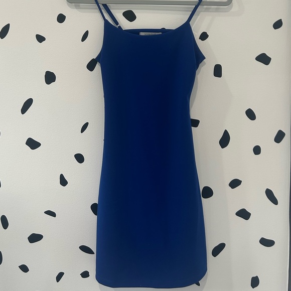 SMALL SOLEMIO LOS ANGELES BLUE CUT OUT DRESS - Picture 8 of 8